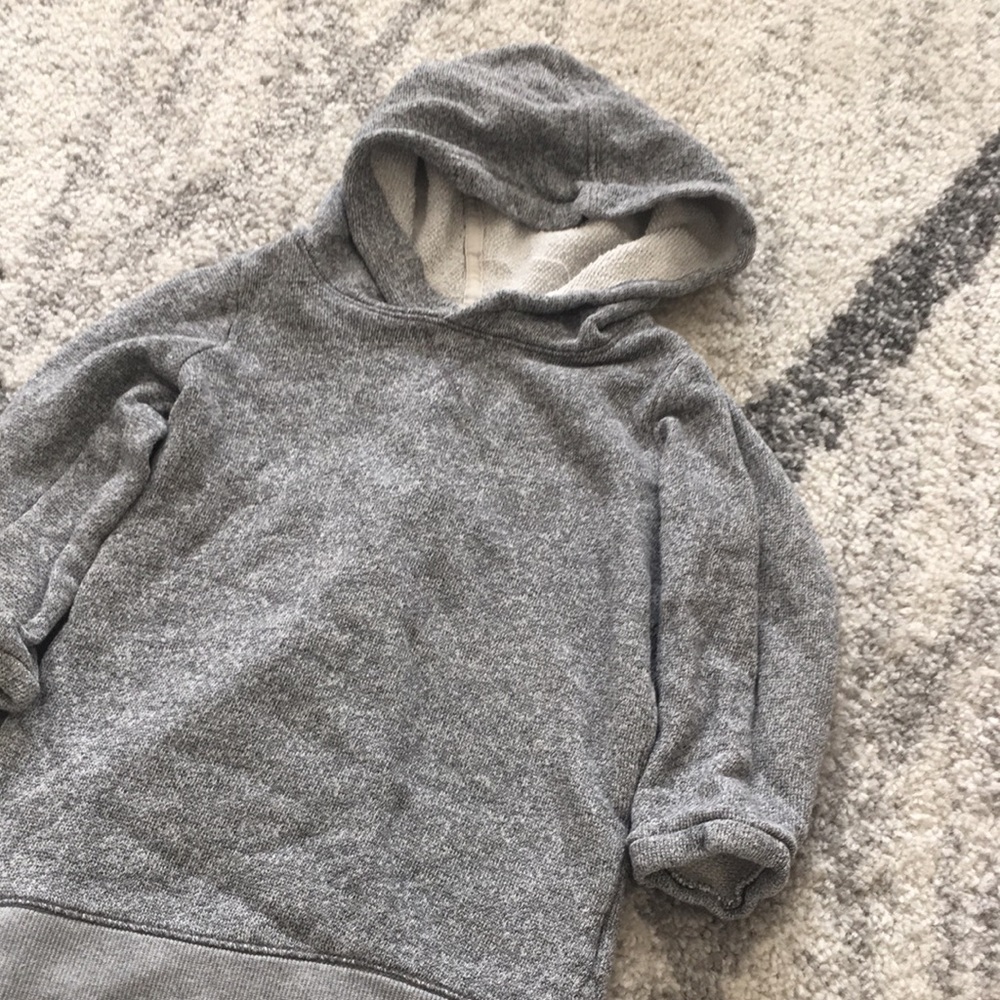 ⚡️$4 FLASH SALE⚡️ Sweatshirt Gray Baby Gap 2T - Picture 2 of 8